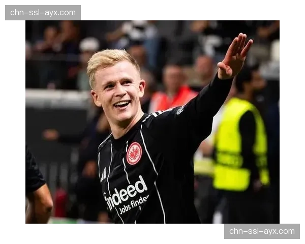 佛罗伦萨在赛前训练中重点演练由守转攻阶段的快速无球跑动套 佛罗伦萨在赛前训练中重点演练由守转攻阶段的快速无球跑动套